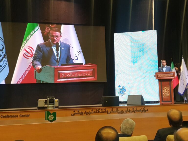 انتقاد دولتی‌ها از دولتی‌ها: مردم را در جنگل سامانه‌ها گرفتار کرده‌ایم